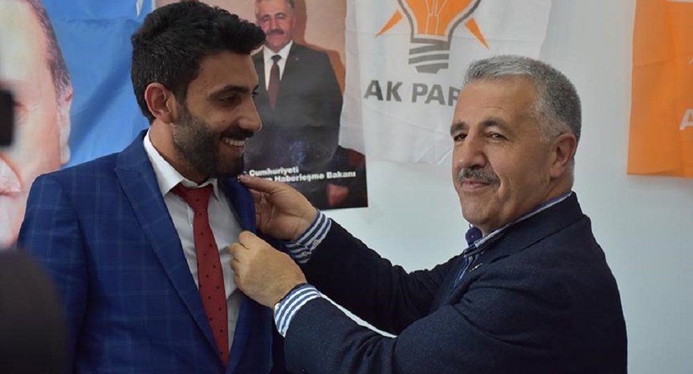 Saadet Partisi nden istifa eden 24 kişi AK Parti ye katıldı